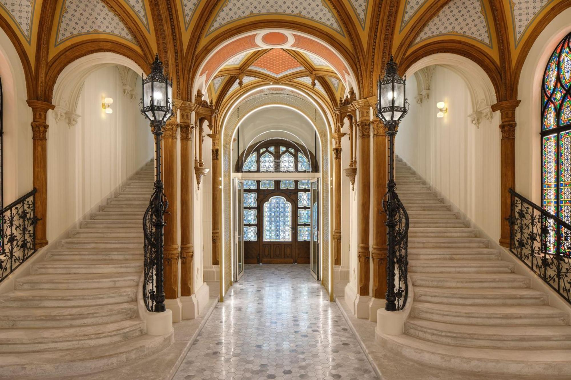 W Budapest Bagian luar foto